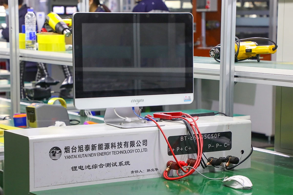 Self Cleaning Solar Street Light Battery Test Machine Self Cleaning Solar Street Light Battery Test Machine